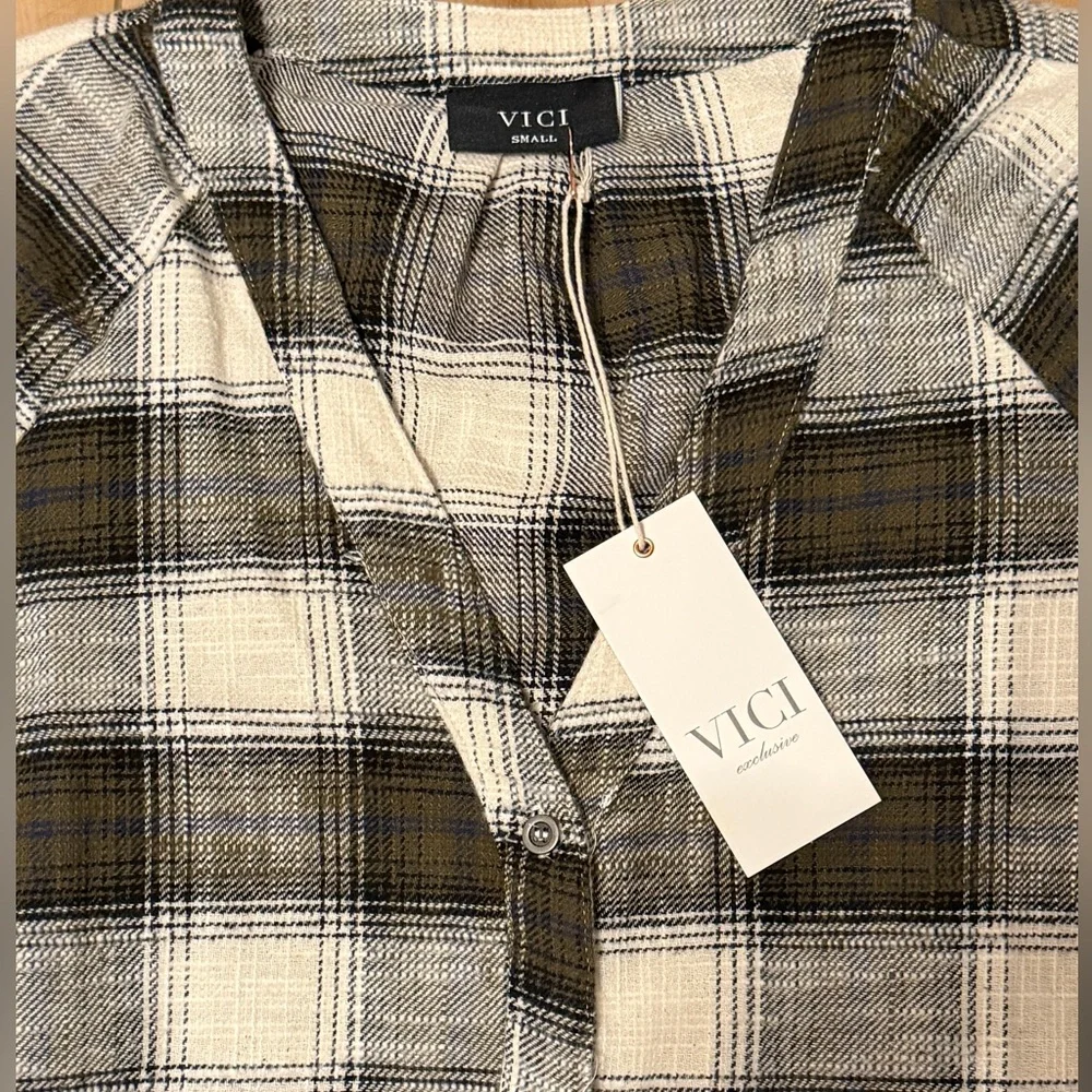 🌟VICI New with tags Dylin Plaid Wrap Tie Midi Shirt Dress
Size S | Olive Multi - Picture 8 of 11